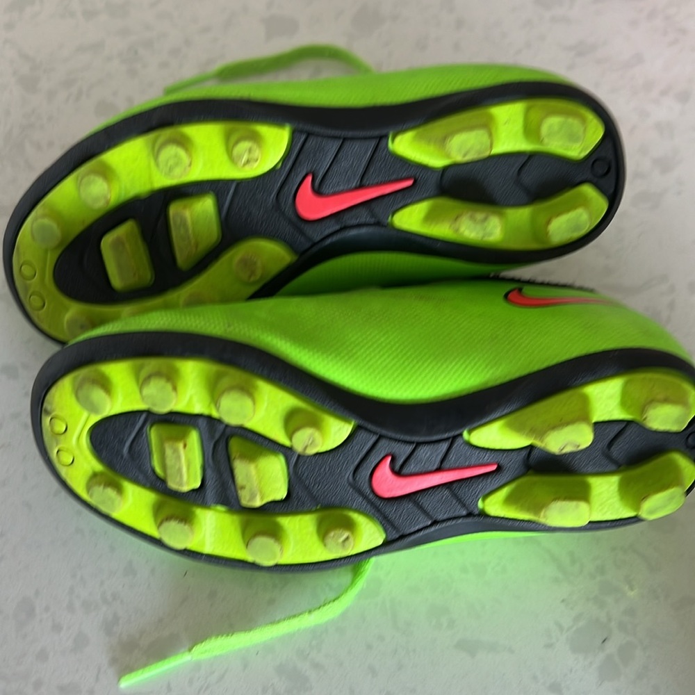 Nike cleats - Picture 5 of 8